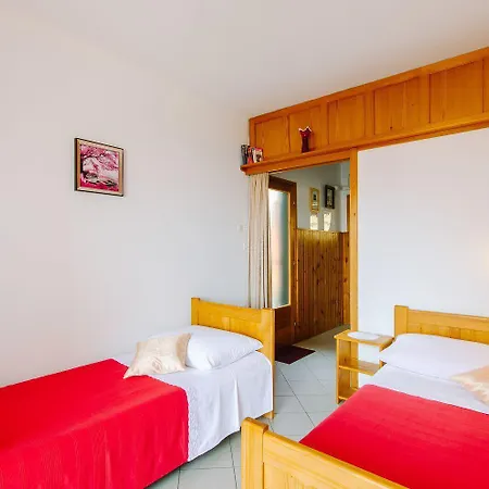 Apartment Komfortables Nur 570 Meter Zum Mit Privatparkplatz, Meerblick, Klima, Wifi Crikvenica