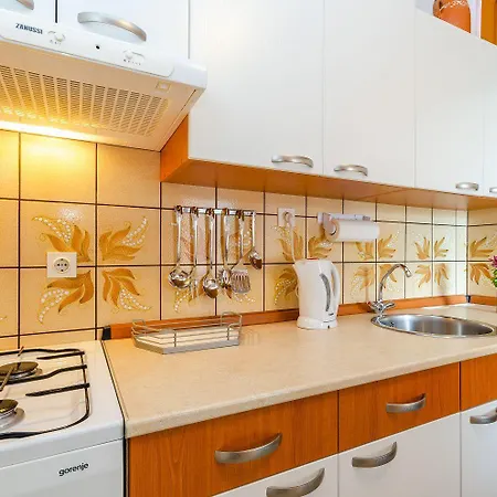 Komfortables Nur 570 Meter Zum Mit Privatparkplatz, Meerblick, Klima, Wifi Apartment Crikvenica