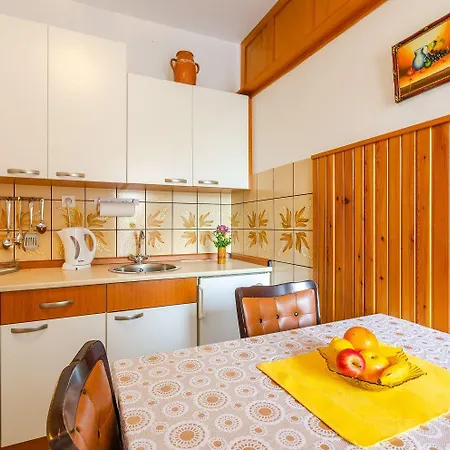 Apartment Komfortables Nur 570 Meter Zum Mit Privatparkplatz, Meerblick, Klima, Wifi Crikvenica