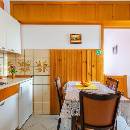 Apartment Komfortables Nur 570 Meter Zum Mit Privatparkplatz, Meerblick, Klima, Wifi Crikvenica