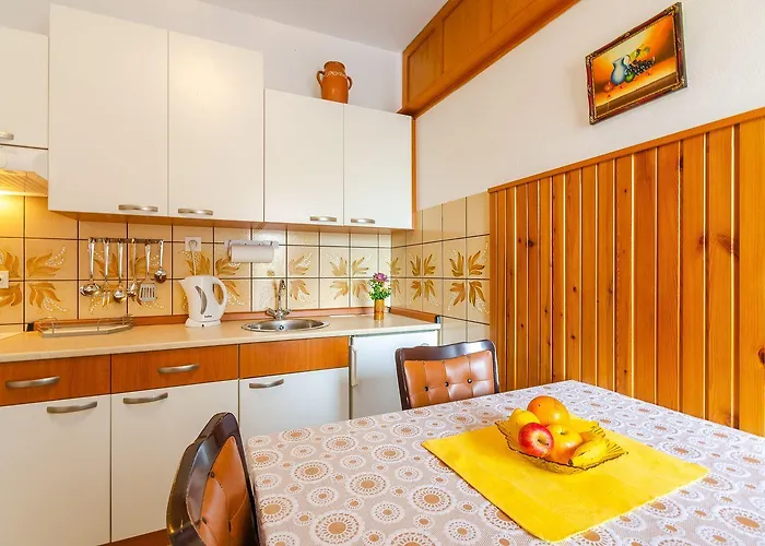 Appartement Komfortables Nur 570 Meter Zum Mit Privatparkplatz, Meerblick, Klima, Wifi Crikvenica