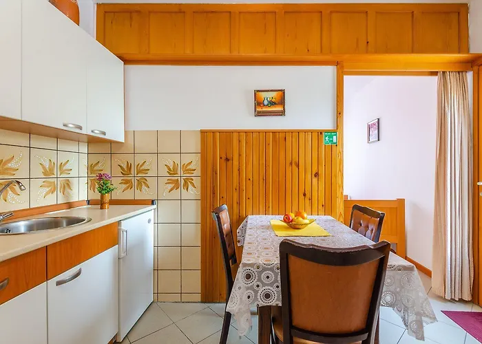 Appartement Komfortables Nur 570 Meter Zum Mit Privatparkplatz, Meerblick, Klima, Wifi Crikvenica