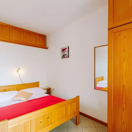 Komfortables Nur 570 Meter Zum Mit Privatparkplatz, Meerblick, Klima, Wifi Crikvenica