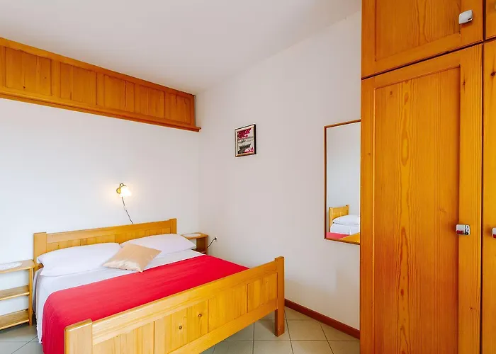 Komfortables Nur 570 Meter Zum Mit Privatparkplatz, Meerblick, Klima, Wifi Crikvenica